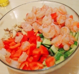 Все ингредиенты положите в большую миску