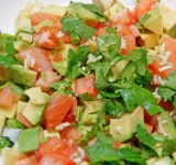 Чеснок раздавите, зелень порежьте, смешайте все ингредиенты и перемешайте.
Приятного аппетита!