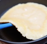 Переверните блин на другую сторону.