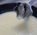 Измельчите суп в блендере или через сито.