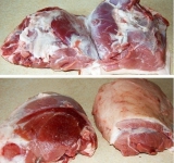 Разрезаем окорок на несколько крупных частей.