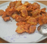 Поливаем мясо кисло-сладким соусом, и подаем к столу с любимым гарниром.