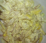 Солим и перчим салат по вкусу, заправляем майонезом и подаем к столу. Приятного аппетита!
koketka.by/recepty/item/3343-salat-s-kalmarami