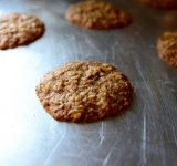 Если вы хотите сделать печенье хрустящим, то подержите печенье в духовке немного больше времени.	