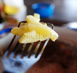 Жарим картошку небольшими партиями, это не займет много времени.