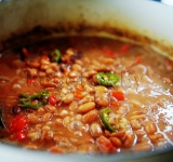 Суп готов, можно подавать к столу! Приятного аппетита!
koketka.by/recepty/item/1760-sup-iz-beloj-fasoli