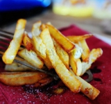 Блюдо готово! Приятного аппетита!
koketka.by/recepty/item/1962-kartofel-fri