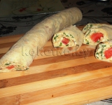 Нарезаем на порции. Подаем блюдо к столу. Приятного аппетита!
koketka.by/recepty/item/1603-rulety-s-lavashem