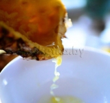 Сок сливаем в небольшую емкость.