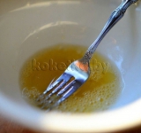 И все хорошо перемешиваем, чтобы получился соус.