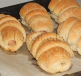 Ставим противень в предварительно разогретую духовку и запекаем до готовности, пока тесто не станет приятного золотистого цвета.	