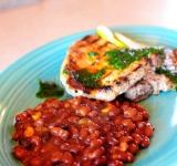 Поджариваем мясо до золотистой корочки.