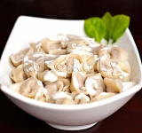 Блюдо готово, со сливочным маслом или сметаной подаем к столу! Приятного аппетита!
koketka.by/recepty/item/1344-pelmeni-s-govyadinoj