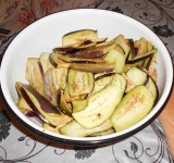 Оставляем в таком виде на 20 минут, чтобы с соком вышла излишняя горечь.	