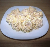 Получившейся массой начиняем белки. Блюдо готово, можно подавать к столу. Приятного аппетита!
koketka.by/recepty/item/548-yajtsa-farshirovannye-vetchinoj