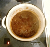 Получившуюся смесь при постоянном помешивании засыпаем в молоко, и снова доводим до кипения.