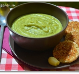 Суп-пюре с цуккини готов! Подаем к столу со свежими гренками натертыми чесноком. Приятного аппетита!
Cсылка на оригинальный рецепт: hellokitchen.ru/6840/sup-pure-iz-tsukini/