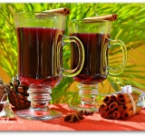 Ароматный праздничный напиток готов, он прекрасно согреет т в зимний морозный день и подарит хорошее настроение. Приятного вкушения.
Cсылка на оригинальный рецепт: hellokitchen.ru/4208/glintveyn/