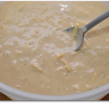 Хорошо перемешиваем массу ложкой.	