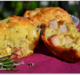 Замечательные маффины готовы, даем им немного остыть. Готовятся они буквально полчаса, а получаются нежные, воздушные, невероятно ароматные и сытные маффины.