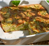 Запеканка готова, даем ей немного остыть, нарезаем на порции и подаем к столу. Она получается очень нежная с большим количеством овощей. Можно сделать вариацию этого блюда из кабачков, пшеничную муку можно заменить на кукурузную. Это один из тех рецептов с которым можно легко экспериментировать. 
 
Cсылка на оригинальный рецепт:  hellokitchen.ru/3679/prostaya-zapekanka-iz-tsukini/ 	