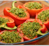 Вынимаем овощи из духовки и посыпаем смесью миндаля и петрушки, сверху сбрызгиваем оливковым маслом, и снова убираем в духовку ещё на 20 минут. За это время овощи должны хорошо подзолотиться.