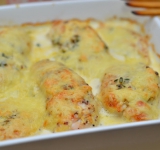 Очень важно не передержать блюдо в духовке, чтобы филе осталось сочным.