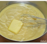 Готовый крем перелейте в холодную посуду, добавьте масло и аккуратно, медленно перемешайте, чтобы крем сохранил свою густоту. Готово!
Ссылка на оригинальный рецепт hellokitchen.ru/1141/pastry-cream/