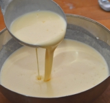 Должна получиться масса такой густоты, как на фото.