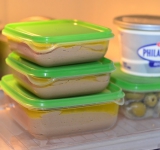 Убираем блюдо в холодильник до застывания.