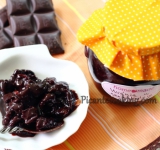 По рецепту получается 450 мл вкуснейшего, восхитительного десерта. Приятного вам вкушения!
Cсылка на оригинальный рецепт: www.picantecooking.com/recipe/vishni-v-shokolade-s-romom