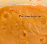 Ставим суп в холодильник минимум на 2 часа.