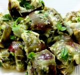 Перед самой подачей добавляем измельченные травы и раскладываем по тарелкам. Блюдо готово, можно подавать к столу! Приятного аппетита!
Cсылка на оригинальный рецепт: www.picantecooking.com/recipe/artishoki-s-pikantnoi-zapravkoi-s-travami