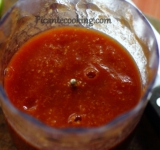 Готовим соус, для этого перемешиваем все ингредиенты для него в бледере до однородности.	