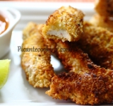 Горячие нагетсы подаем к столу с ароматным соусом. Приятного вкушения! 
 
Cсылка на оригинальный рецепт:  www.picantecooking.com/recipe/kurinye-nagetsy-v-kokosovoi-panirovke 	