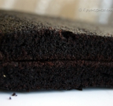 Вы можете воспользоваться и двумя формами, но тогда коржи придется разрезать на 3-4 части.