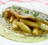 После того, как ньйокки остынут, их можно заморозить, а перед тем, как подавать на стол слегка поджарить до золотистой корочки. Размораживать ньйокки нужно в холодильнике.
Приятного аппетита!
Ссылка на источник рецепта: www.picantecooking.com/recipe/kartofelnye-niokki-ot-tomasa-kellera-gnocchi