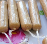 Теперь можно или отварите сосиски (около 15 минут в кипящей воде), или поджарить! Приятного аппетита!
Ссылка на источник рецепта: kulinariya123.blogspot.ru/2013/09/610.html